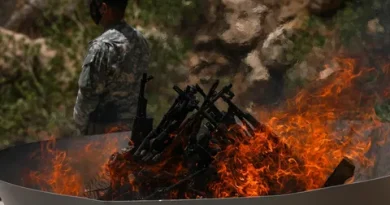 farkli yorum uluslarin kendi kaderini tayin hakki