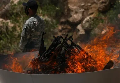 farkli yorum uluslarin kendi kaderini tayin hakki