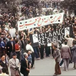 farkli yorum iran devrimi